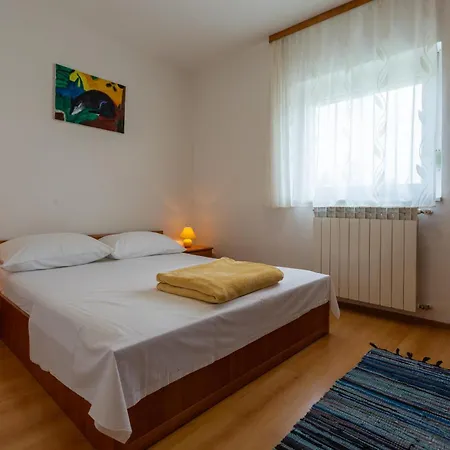 Four-bedroom With Sea View In Lägenhet *