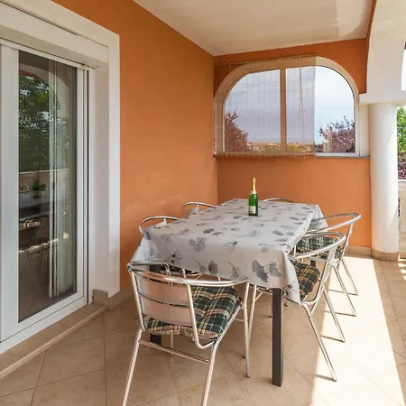 Four-bedroom With Sea View In Vodnjan